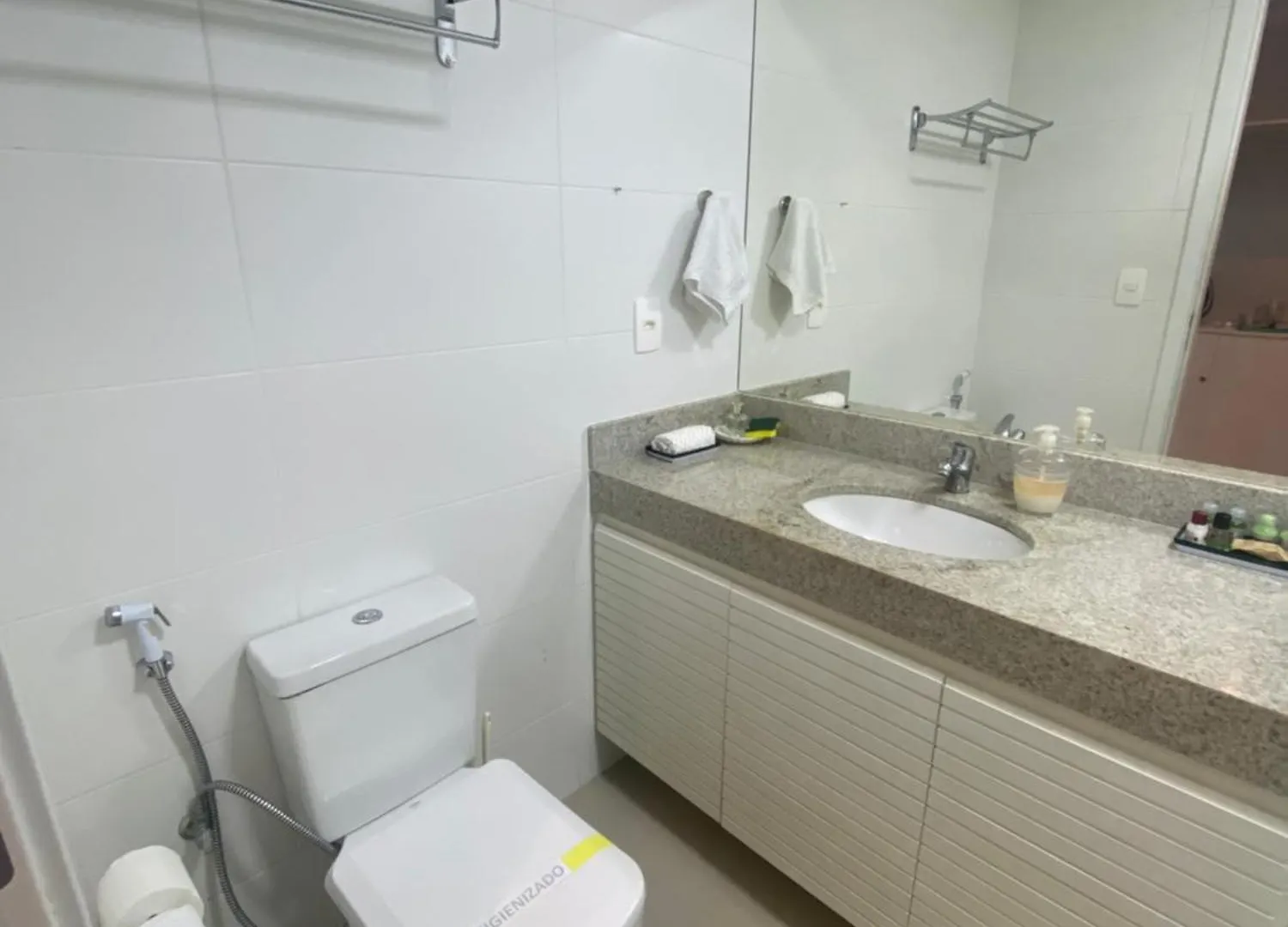 Hotel Em Cabo Frio Cond Royale - Av Assuncao 239 Bairro Passagem Ap 305